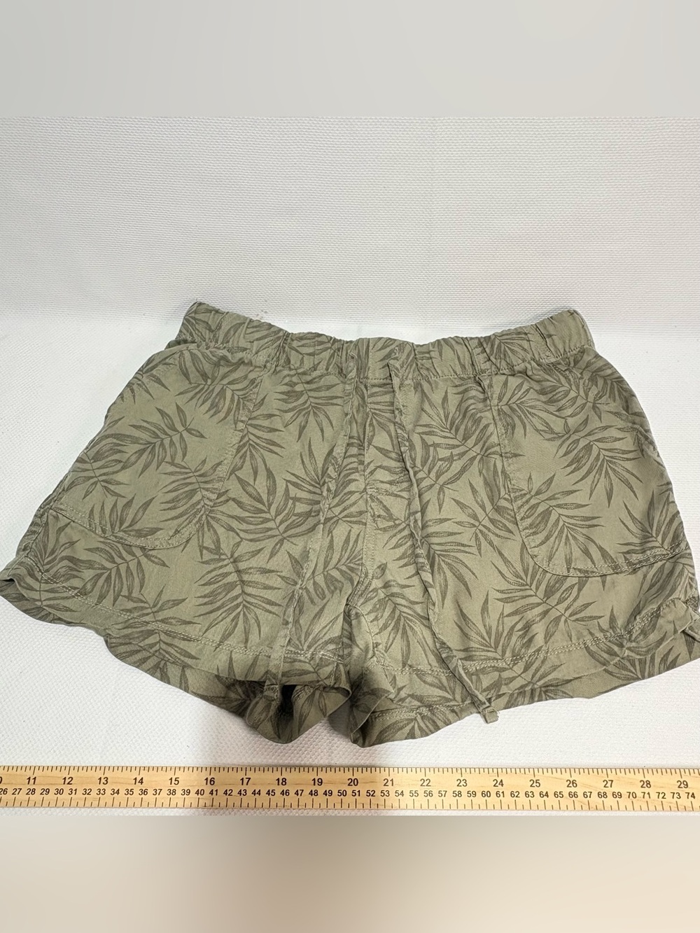 GAP Olive Leaf-Print Pull-On Athletic Shorts